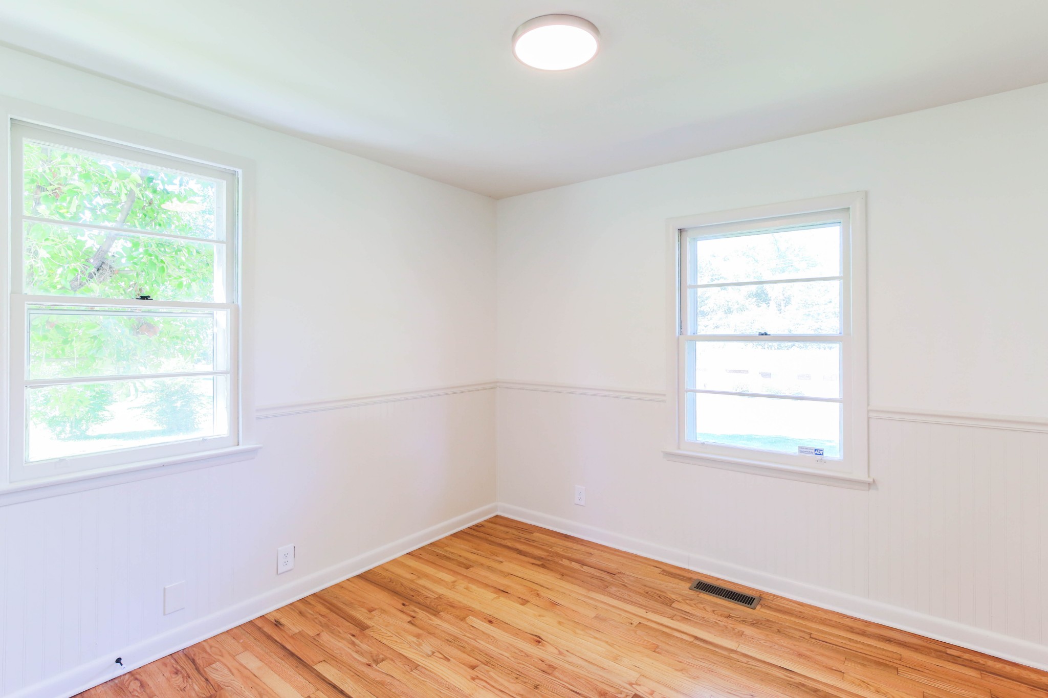 3826 East Ridge Drive Nashville, TN 37211 - Photo 8 of 10 an empty room with a window