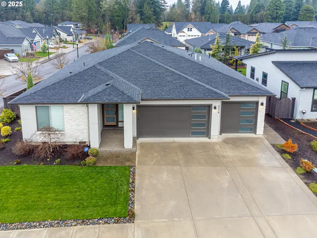 $819,900 | 4214 Southeast 19th Avenue, Brush Prairie, WA 98606