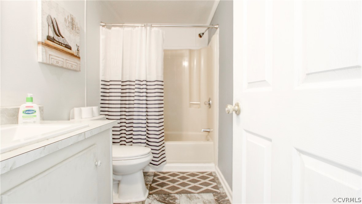 1694 Rolling Acres Road Emporia, VA 23847 - Photo 28 of 45 Full bathroom with shower / tub combo with curtain