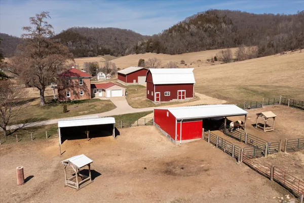 $795,000 | 704 7th Street, Brownsville, MN 55919