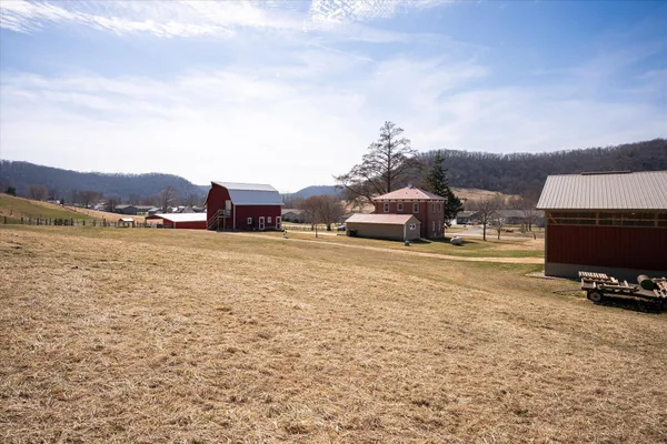 $795,000 | 704 7th Street, Brownsville, MN 55919