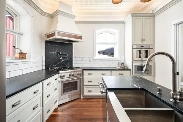 $795,000 | 704 7th Street, Brownsville, MN 55919