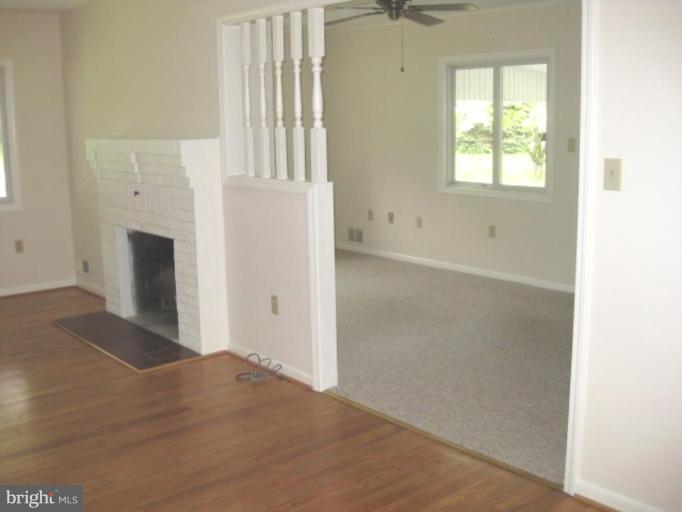 221 Old Magothy Bridge Road Pasadena, MD 21122 - Photo 4 of 12 Family Room