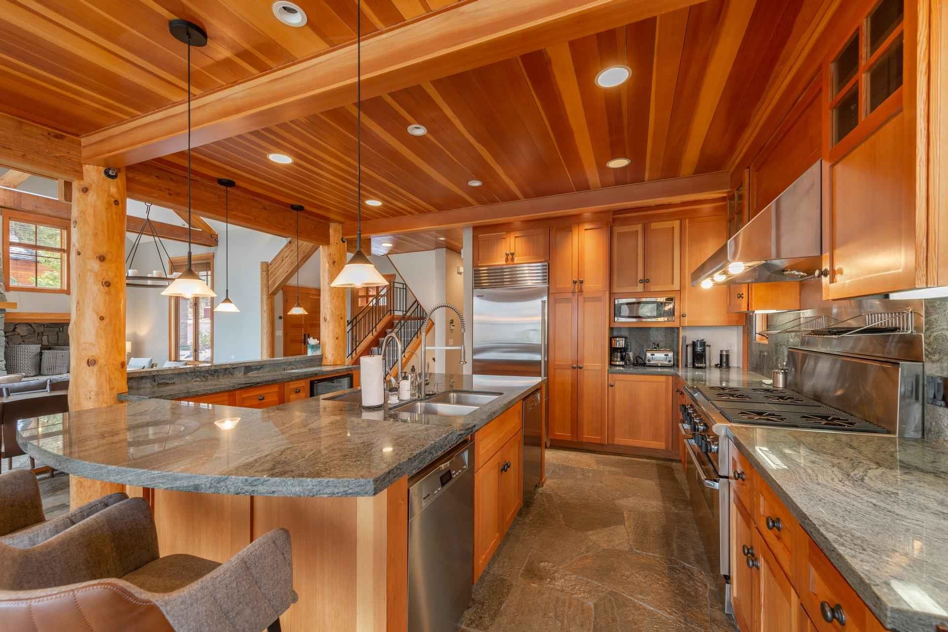 1723 Grouse Ridge Road, Unit 4 Truckee, CA 96161 - Photo 13 of 21