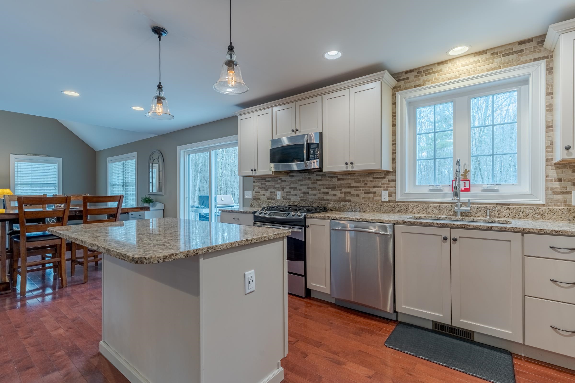 18 Piscataqua Road Dover, NH 03820 - Photo 17 of 40