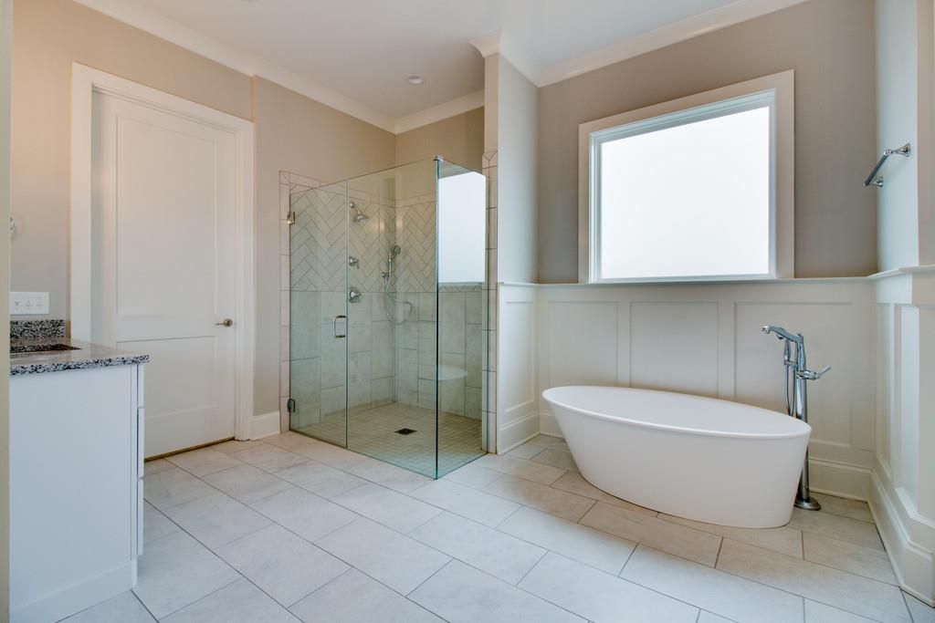 313 Circuit Road Franklin, TN 37064 - Photo 19 of 29 Huge Curbless Shower