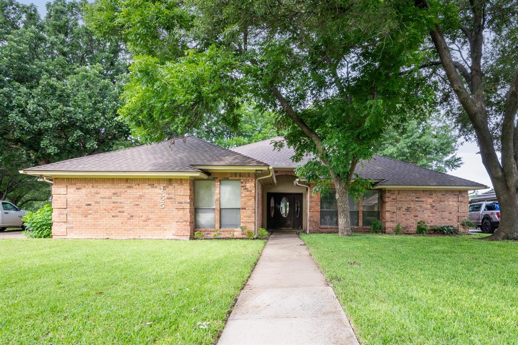 1525 Inverness Road Mansfield, TX 76063 - Photo 2 of 28