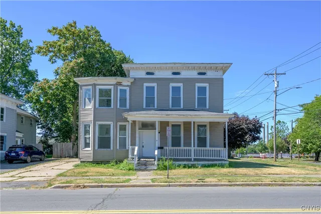 $1,500 | 50 East 4th Street, Oswego, NY 13126
