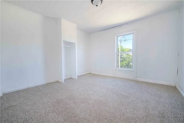 $1,500 | 50 East 4th Street, Oswego, NY 13126