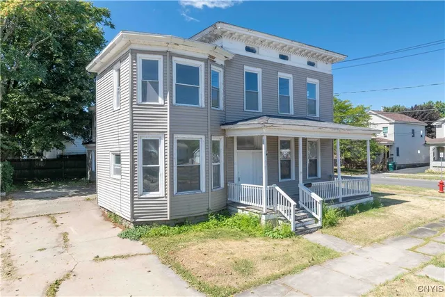 $1,500 | 50 East 4th Street, Oswego, NY 13126