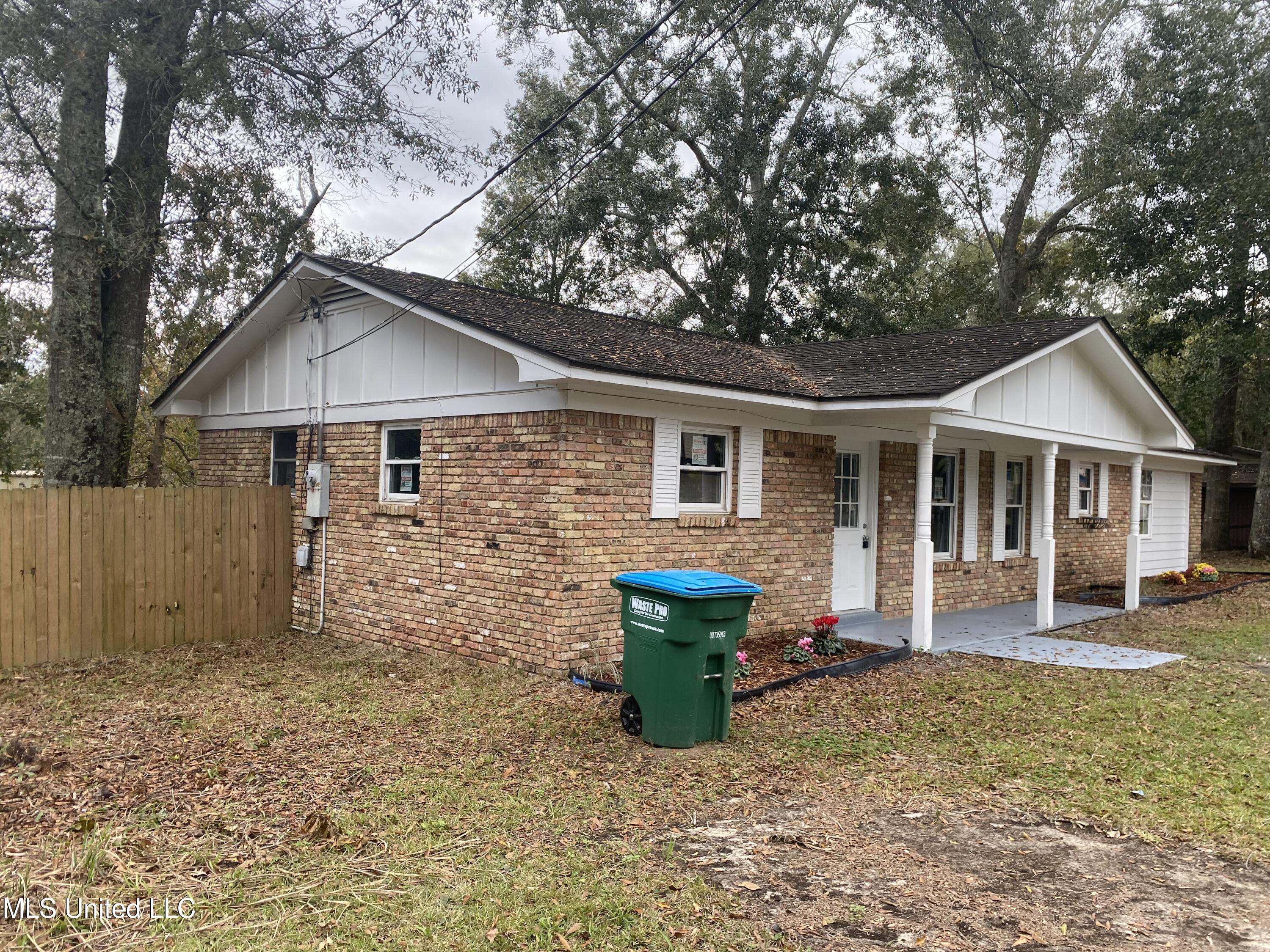809 Roys Road Gautier, MS 39553 - Photo 7 of 18 8BD97A33-38B7-4AB2-9F40-18BB3E00E7AF