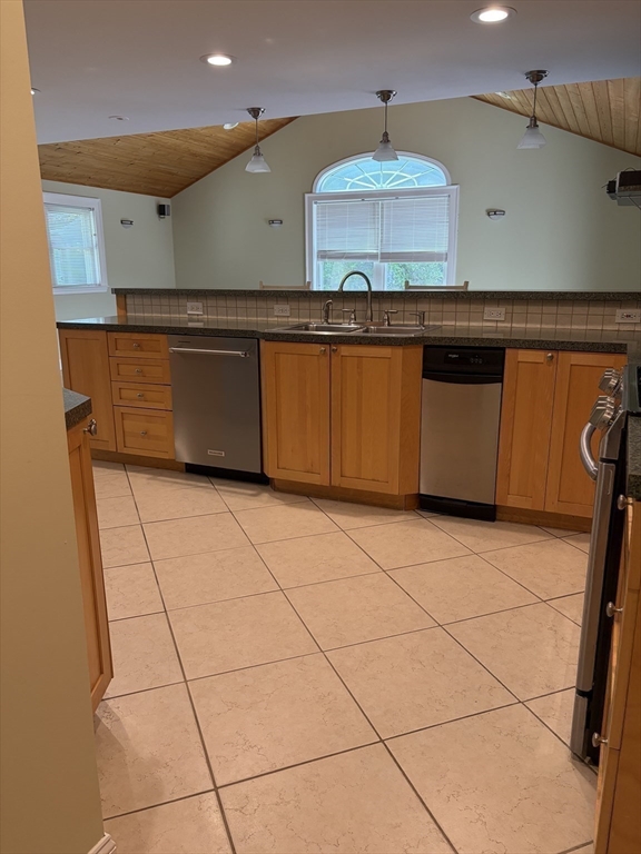 87 George Street Arlington, MA 02476 - Photo 8 of 41