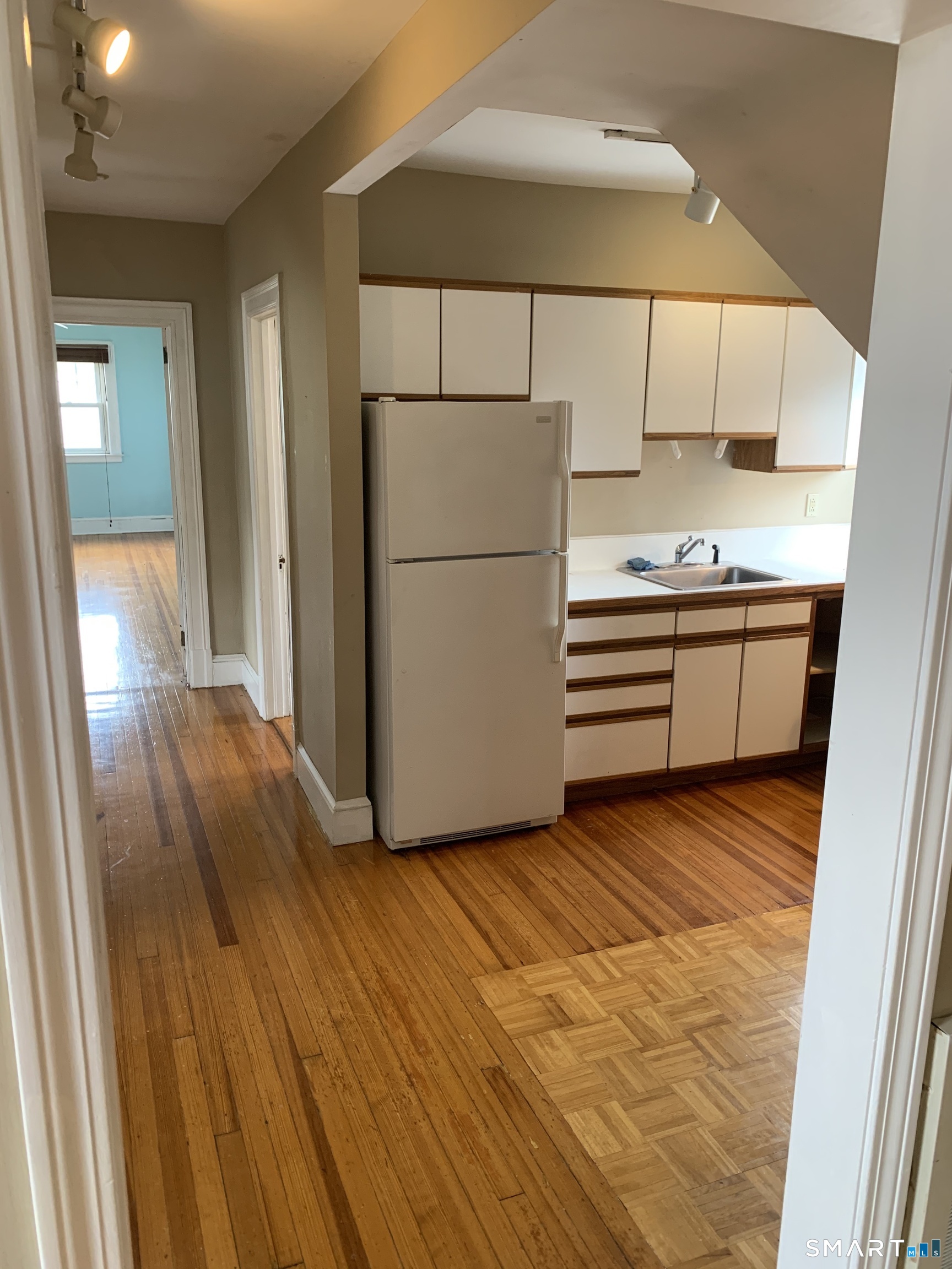 2 Bretton Road West Hartford, CT 06119 - Photo 30 of 41 3rd Floor Kitchen