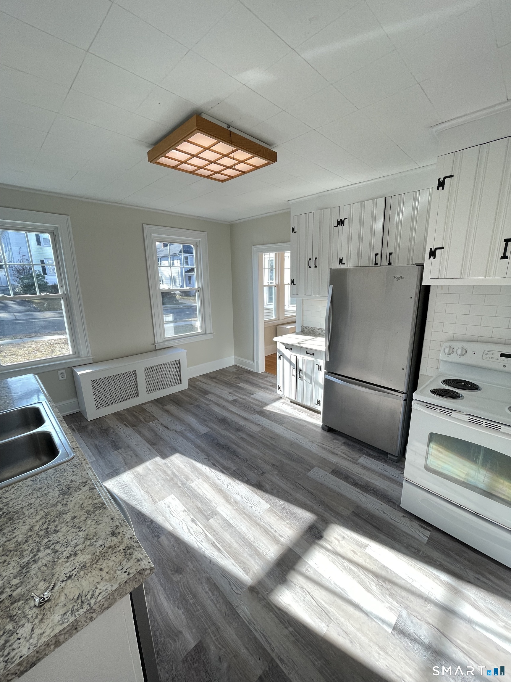 2 Bretton Road West Hartford, CT 06119 - Photo 7 of 41 Floor #1 Kitchn