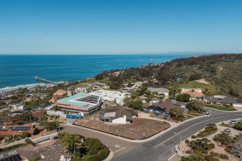 $5,595,000 | 8504 Prestwick Drive, La Jolla, CA 92037