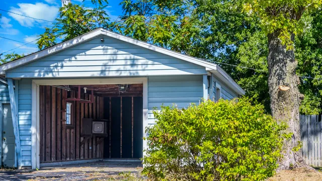 $69,900 | 913 Forrest Street, Danville, IL 61832