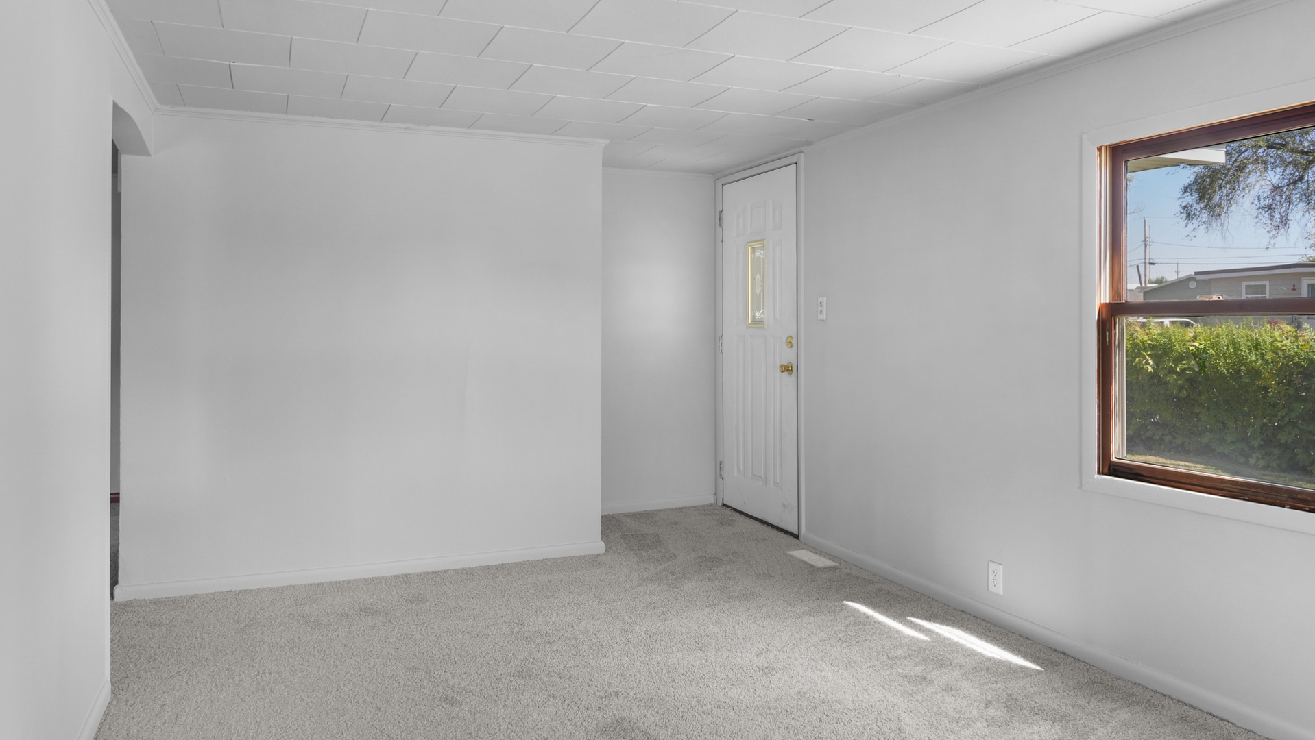 913 Forrest Street Danville, IL 61832 - Photo 6 of 29 a view of an empty room