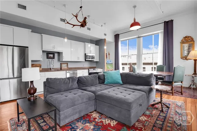 $2,600 | 101 Barnard Street, Unit 302, Savannah, GA 31401