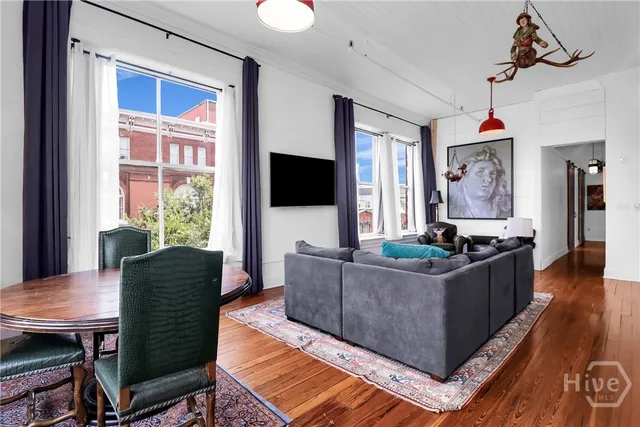 $2,600 | 101 Barnard Street, Unit 302, Savannah, GA 31401