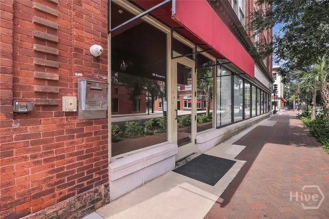 $2,600 | 101 Barnard Street, Unit 302, Savannah, GA 31401