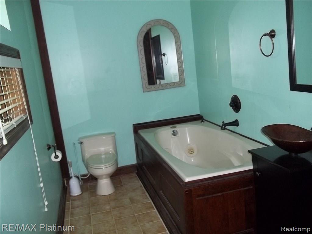 4411 East Allen Road Howell, MI 48855 - Photo 29 of 43