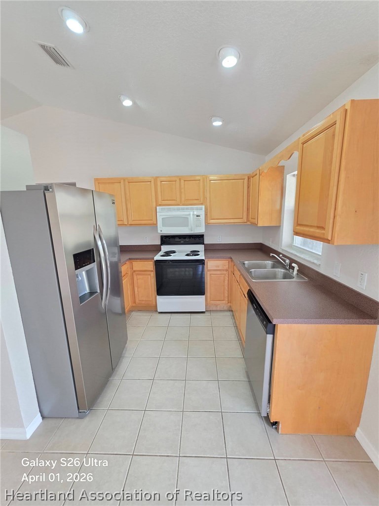 3920 Skipper Road Sebring, FL 33875 - Photo 4 of 19