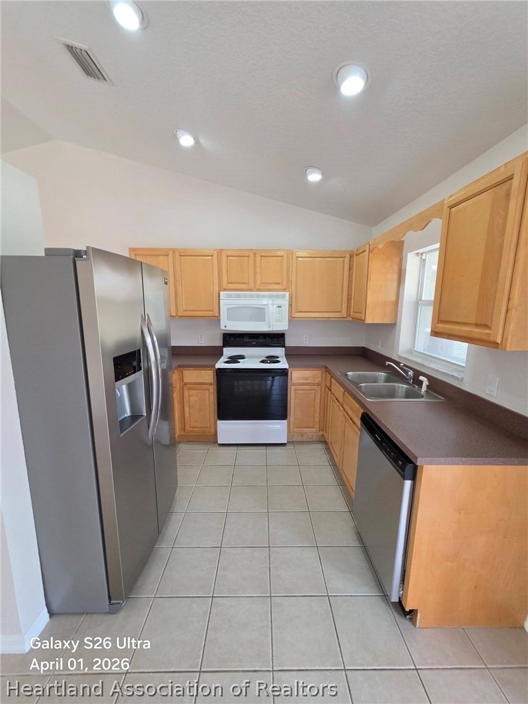 3920 Skipper Road Sebring, FL 33875 - Photo 6 of 19