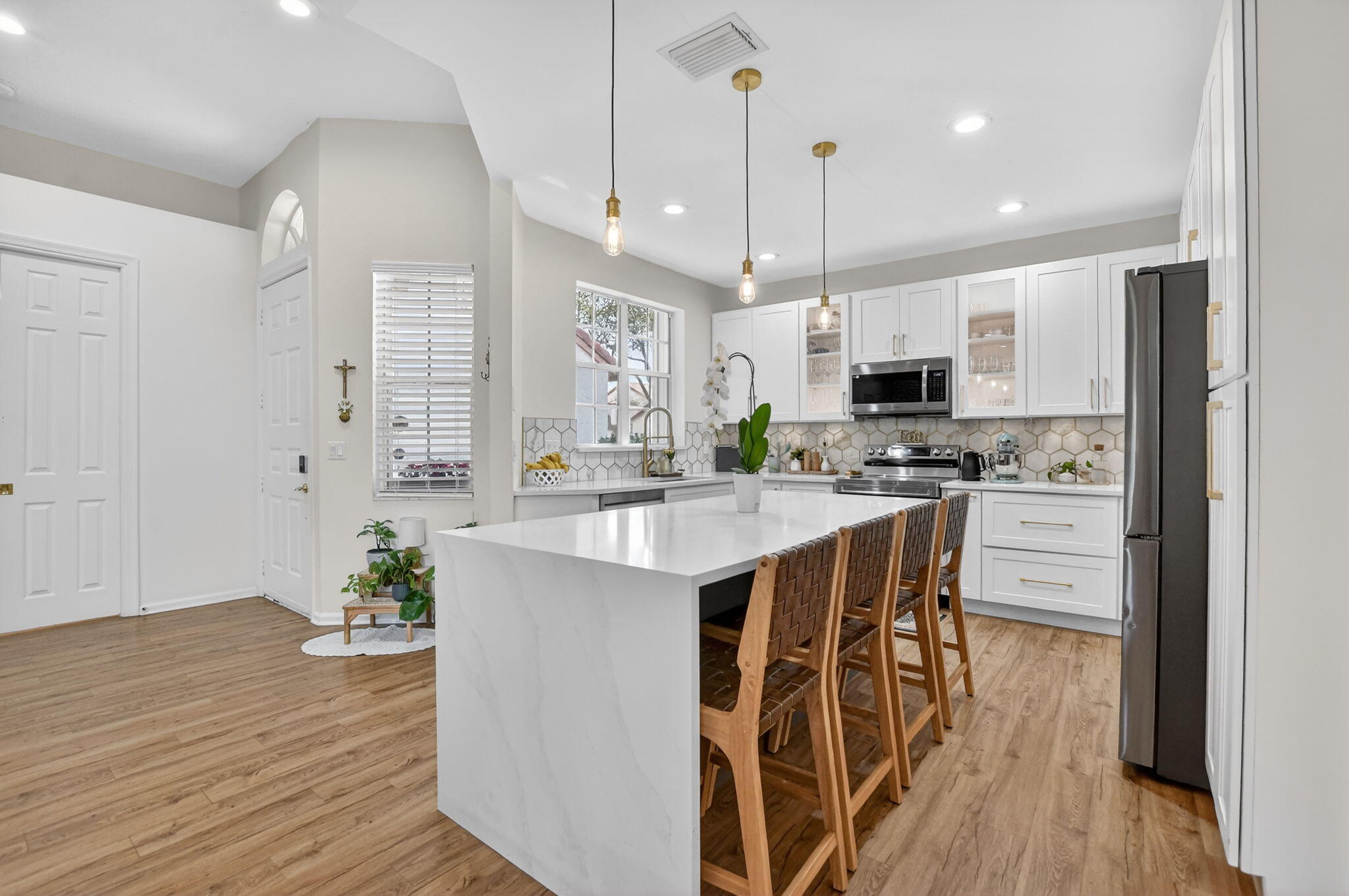 23451 Water Circle Boca Raton, FL 33486 - Photo 5 of 40 KITCHEN