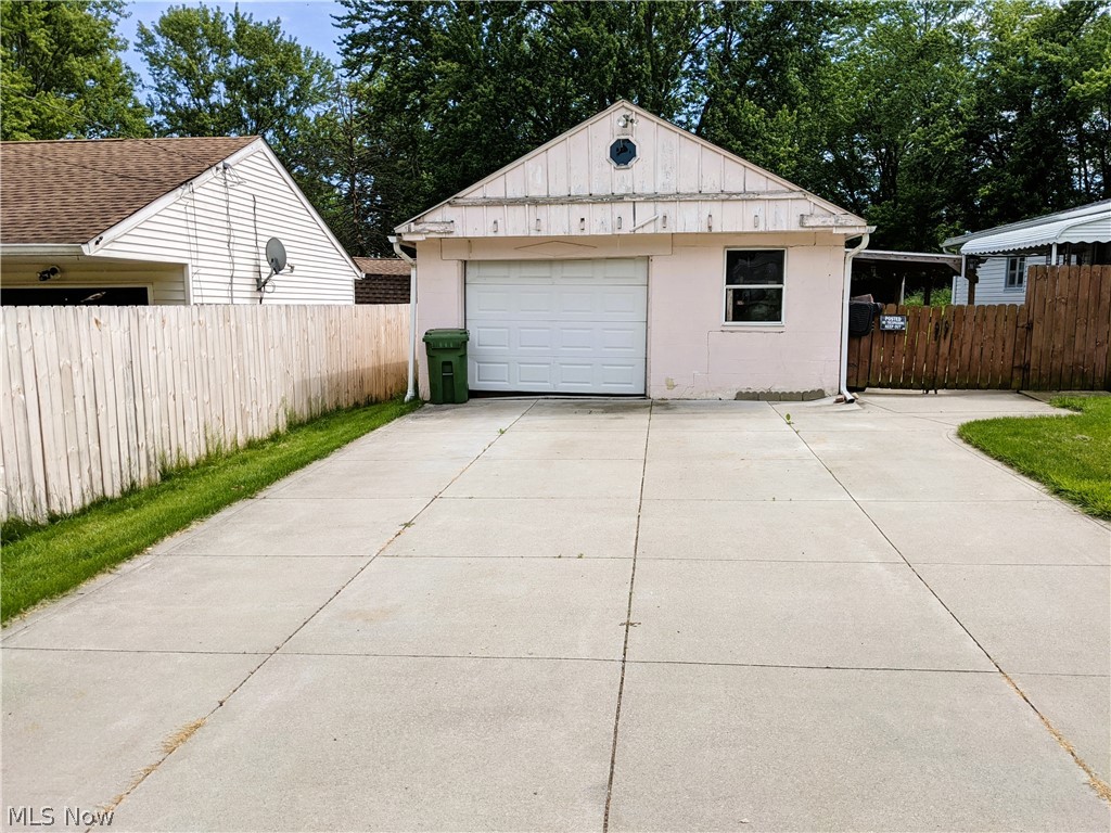 2982 Pepperhill Road Akron, OH 44312 - Photo 26 of 32 Gallery Image 26