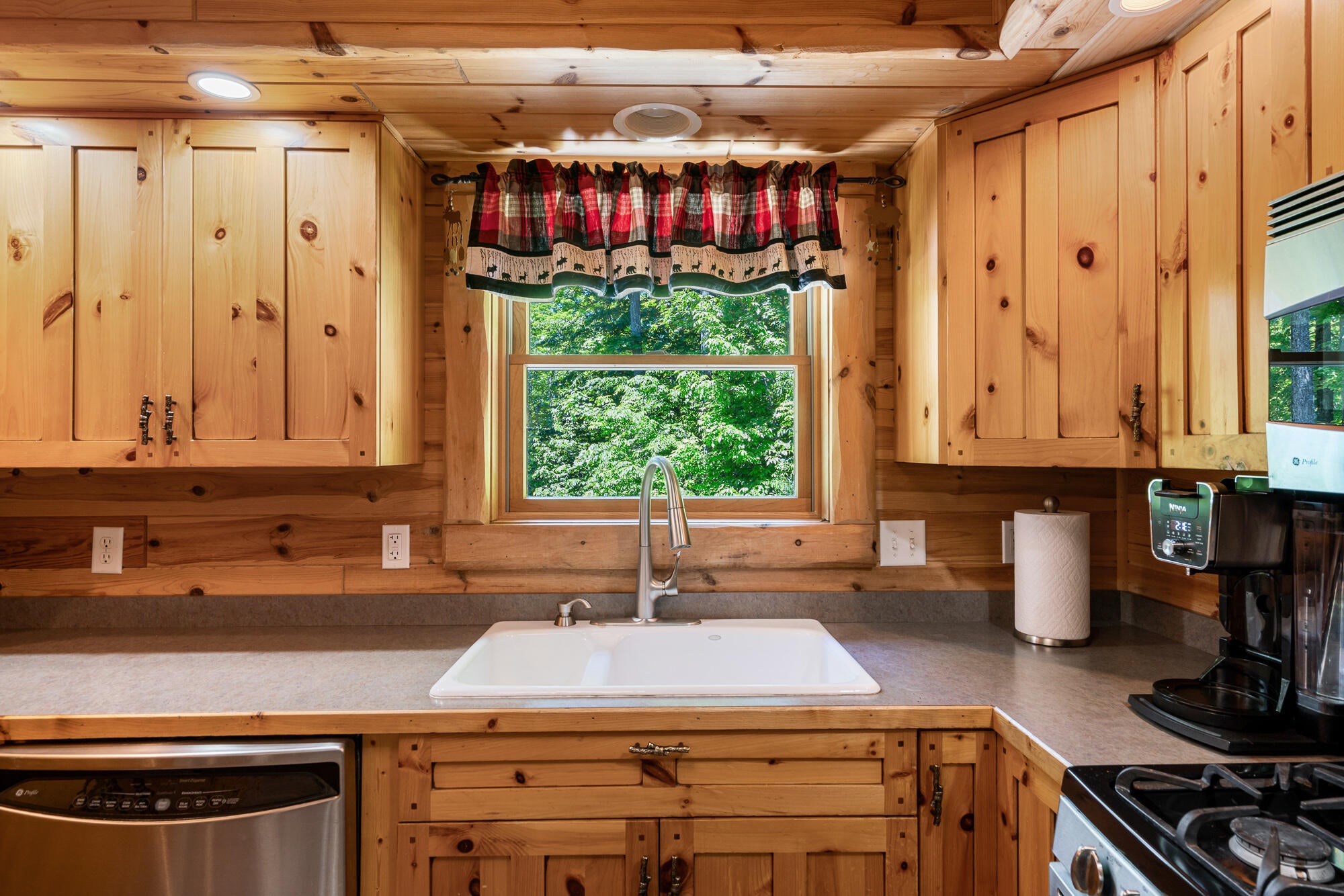 1725 Abbey Road Petoskey, MI 49770 - Photo 2 of 55 Gallery Image 2