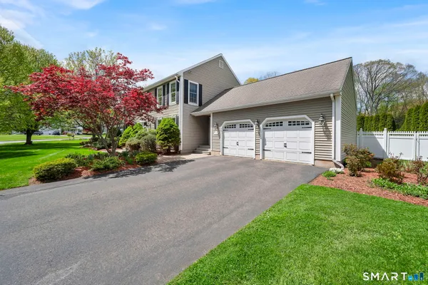 $710,000 | 75 Spinners Run, South Windsor, CT 06074