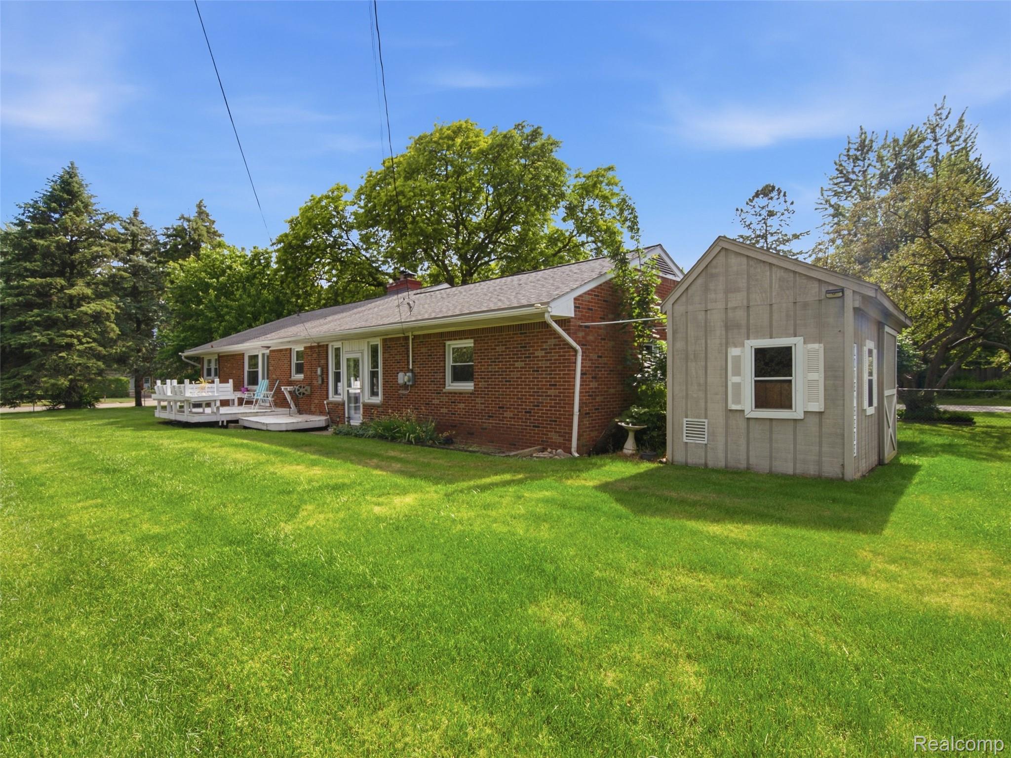 24 Nevada Avenue Rochester, MI 48309 - Photo 33 of 34 Back house