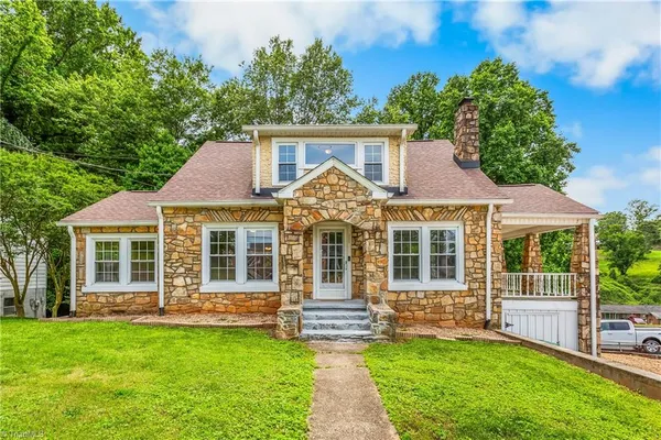 $215,000 | 335 North Bridge Street, Jonesville, NC 28642