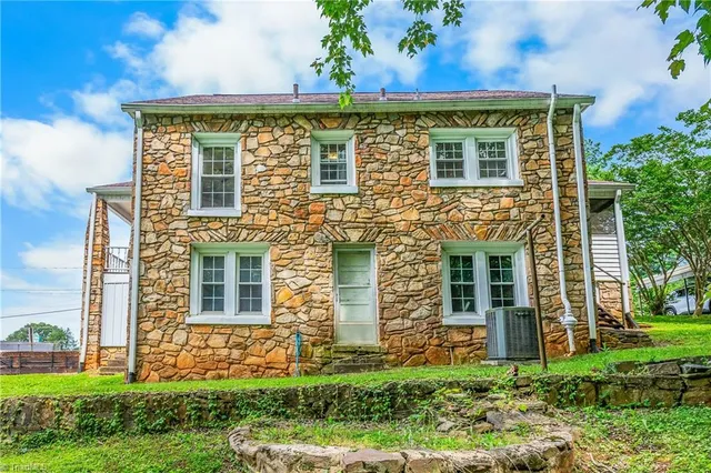 $224,900 | 335 North Bridge Street, Jonesville, NC 28642