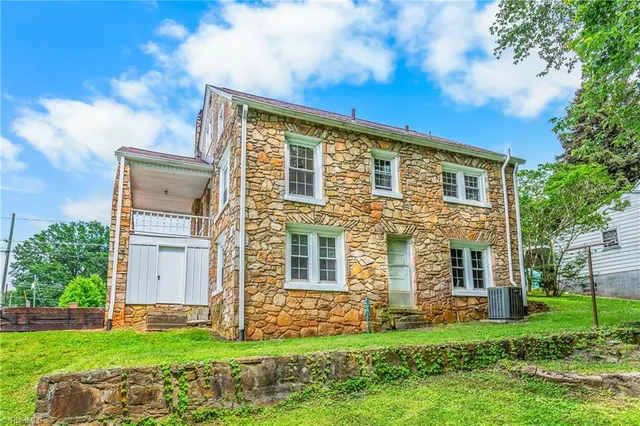 $224,900 | 335 North Bridge Street, Jonesville, NC 28642