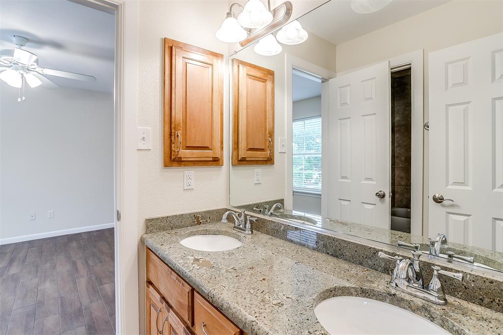 2314 West Rosedale Street South Fort Worth, TX 76110 - Photo 34 of 40