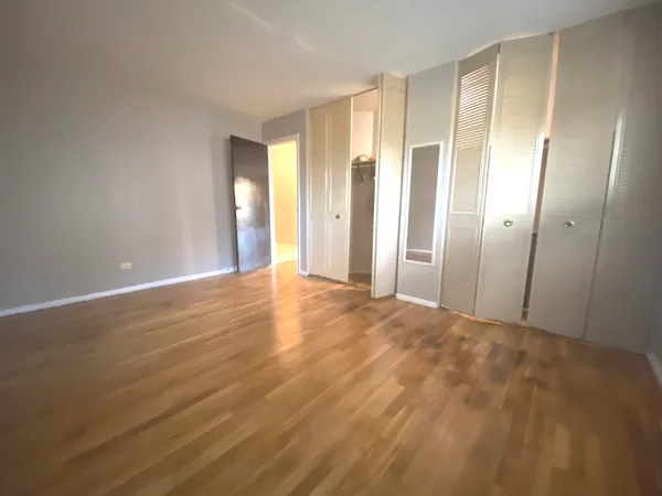 $1,700 | 8994 Kennedy Drive, Unit 1B, Des Plaines, IL 60016