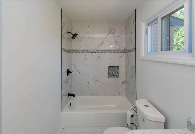 $428,900 | 35 Bayberry Circle, Fishkill, NY 12524