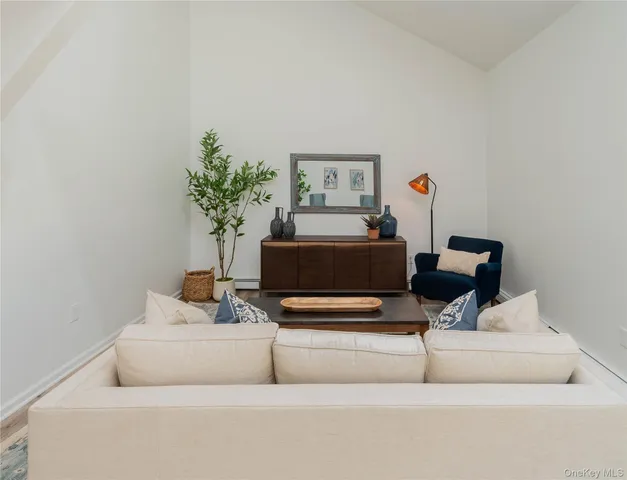 $428,900 | 35 Bayberry Circle, Fishkill, NY 12524