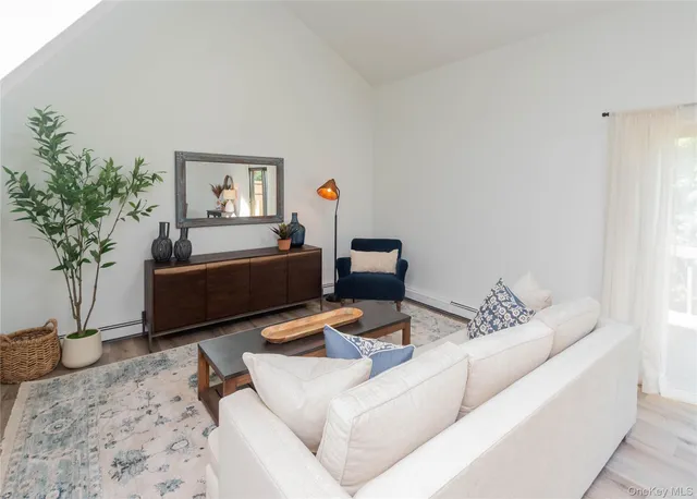 $428,900 | 35 Bayberry Circle, Fishkill, NY 12524