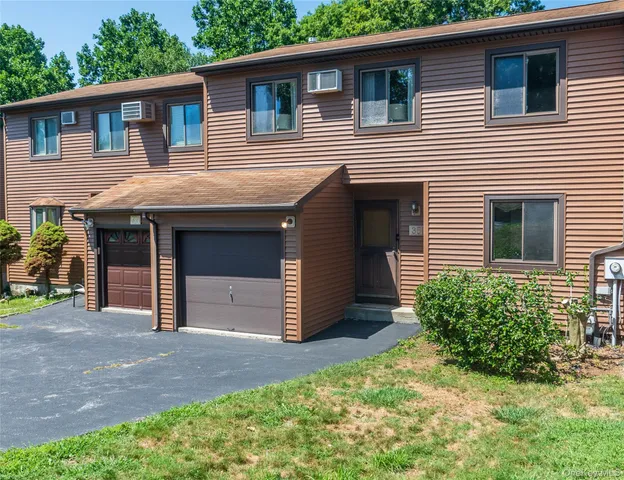 $428,900 | 35 Bayberry Circle, Fishkill, NY 12524