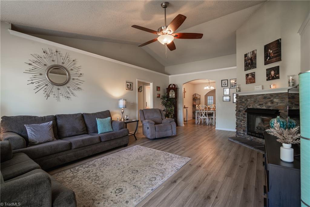 1706 Crinan Court High Point, NC 27265 - Photo 8 of 32