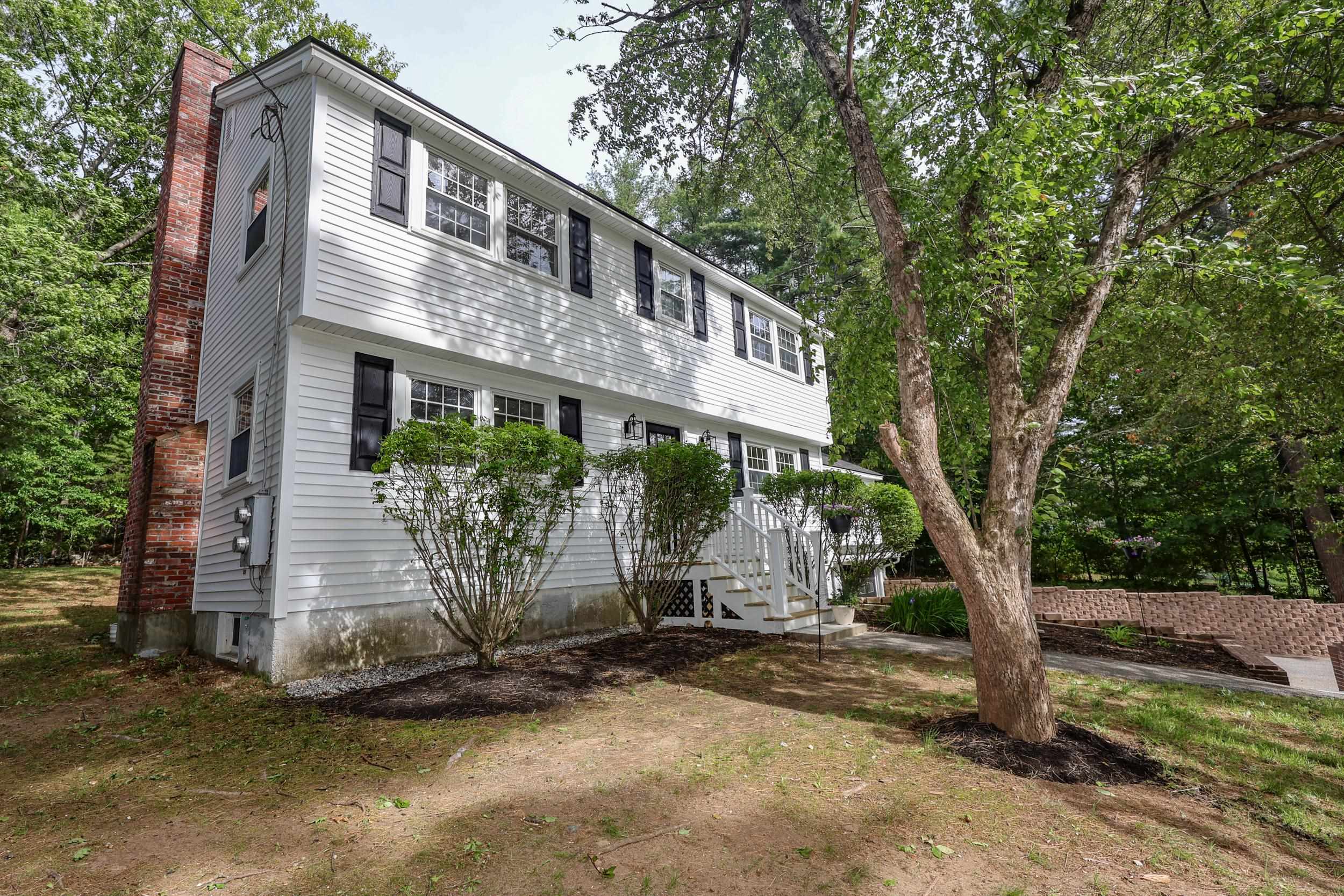 9 Northfield Road Amherst, NH 03031 - Photo 4 of 55