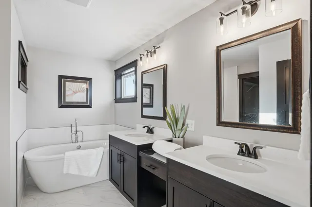 $849,900 | 19789 Henley Lane, Lakeville, MN 55044