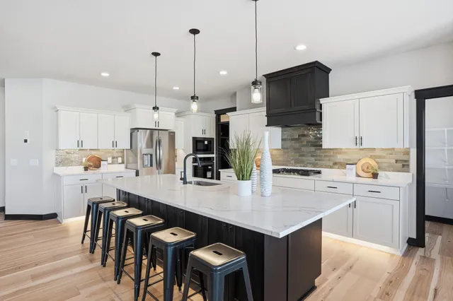 $849,900 | 19789 Henley Lane, Lakeville, MN 55044