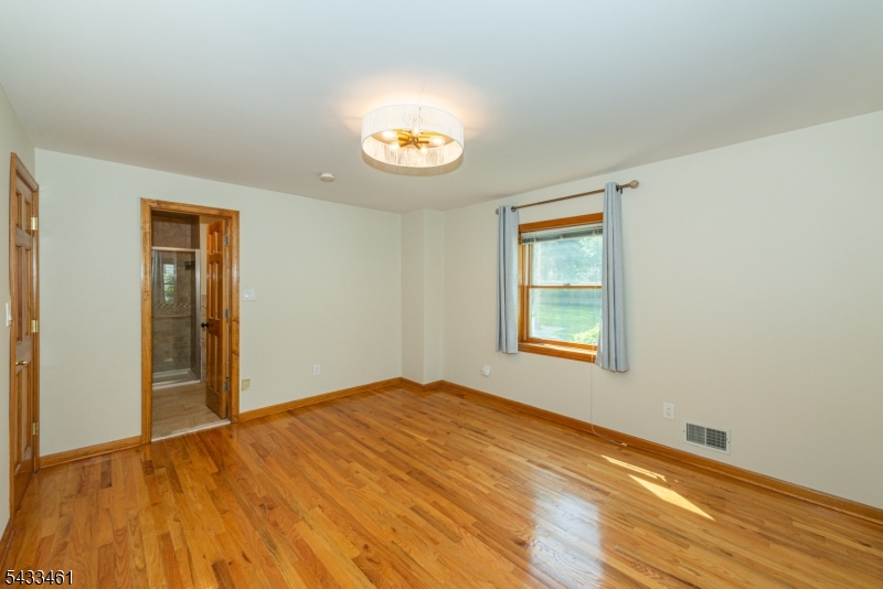 77 Rockwood Road Florham Park, NJ 07932 - Photo 15 of 47