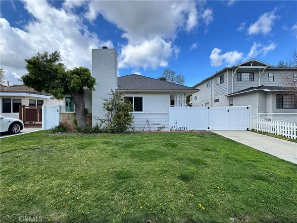 $4,900 | 4235 Colbath Avenue, Sherman Oaks, CA 91423
