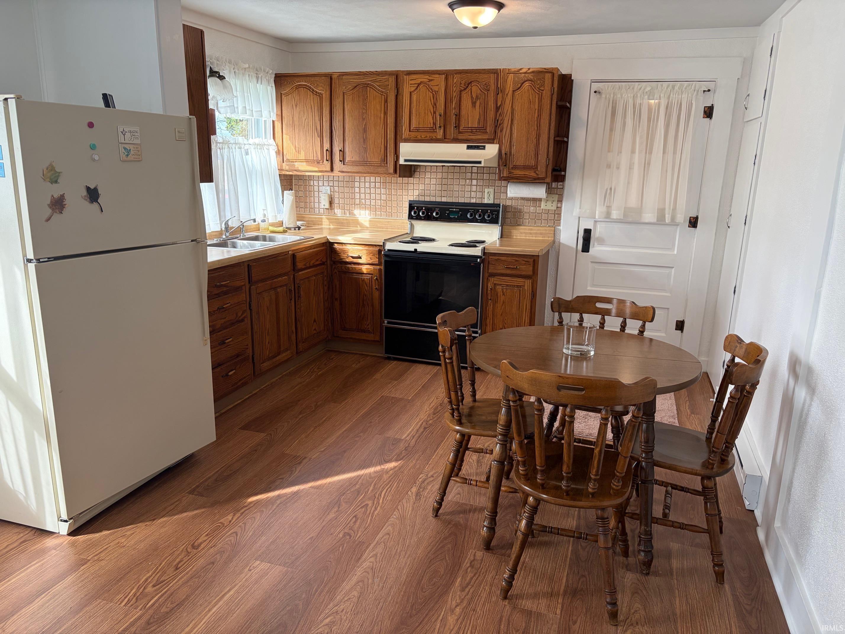 205 Maple Street Mount Summit, IN 47362 - Photo 2 of 13