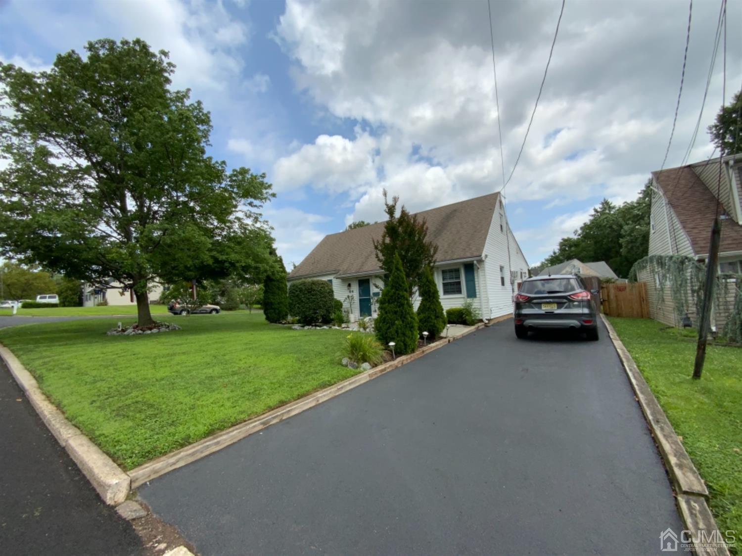44 Wendy Road Colonia, NJ 07067 - Photo 3 of 34 Gallery Image 3