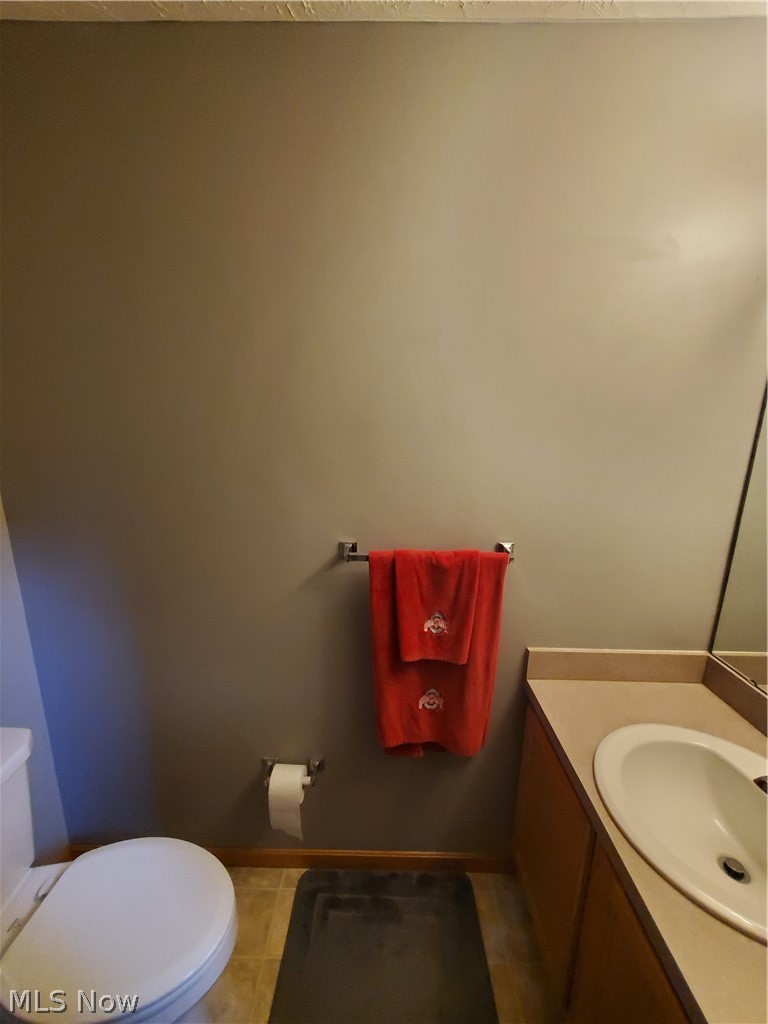 5520 Ridgeview Boulevard North Ridgeville, OH 44039 - Photo 13 of 35 Main Floor Half Bath